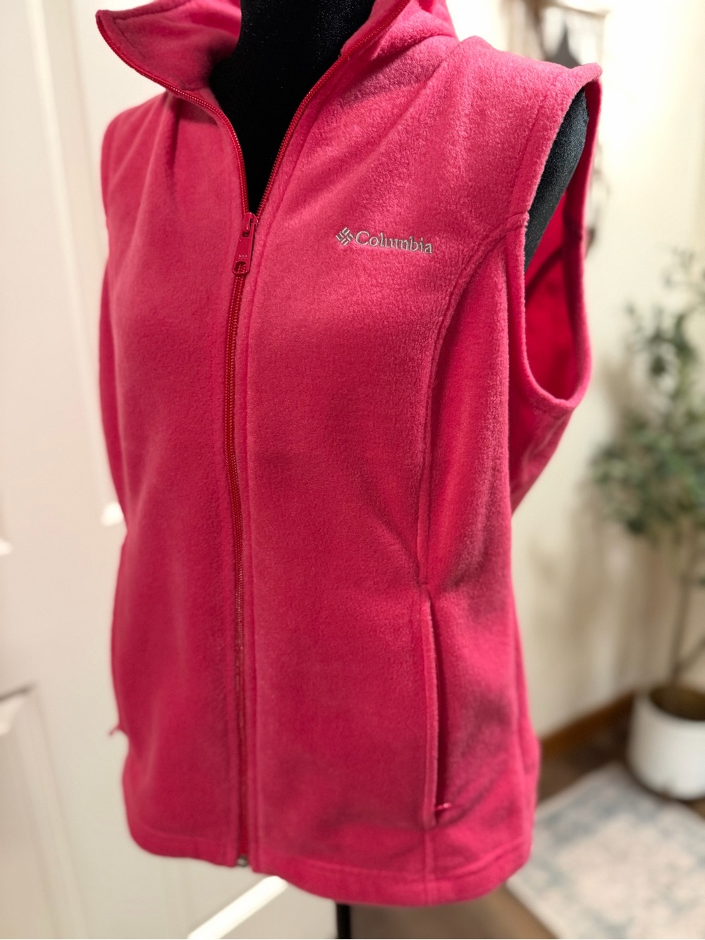 Columbia Women’s Pink Fleece Full Zip Vest Size M NWOT
